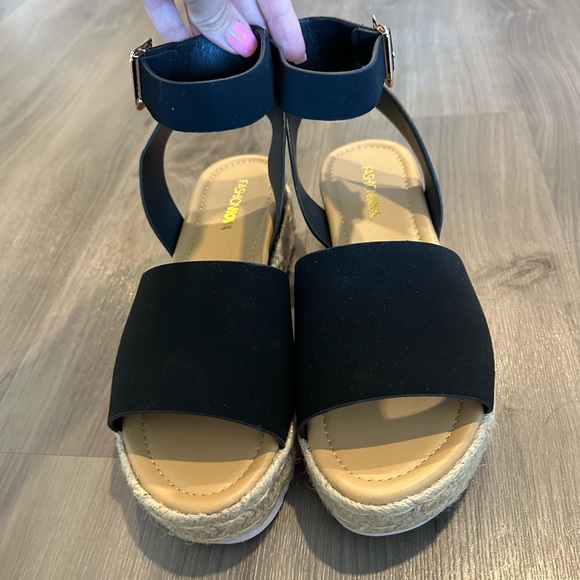 Black Sandals - Picture 2 of 7